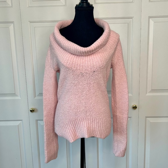MODA International Pink Boucle Sweater with a Cowl Neck Size M - Picture 2 of 6